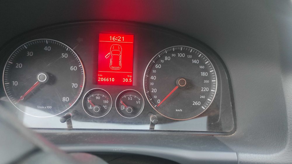 Volkswagen Touran 2010 1.4 бензин