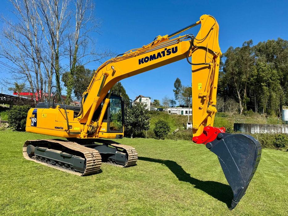 Escavadora Komatsu PC 160 LC-8