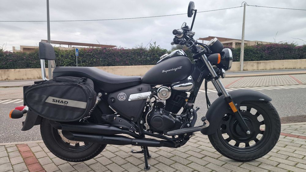 Keeway Superlight 125cc Semi-Nova - 2019- Garagem - 3.900 km