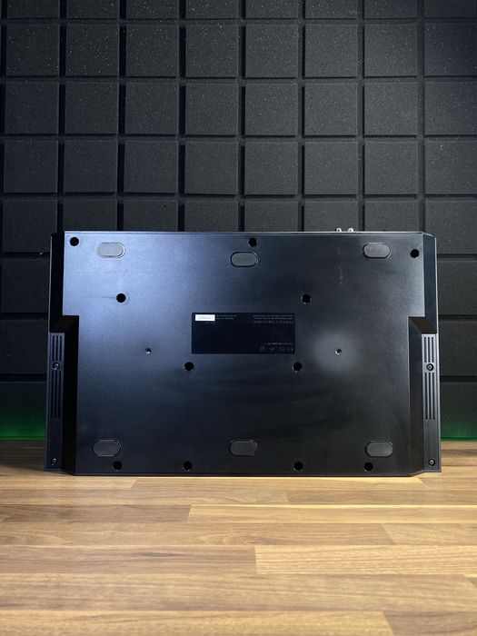 DJ контроллер Roland DJ-202