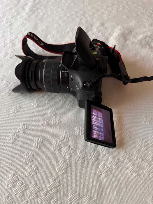 Vendo Canon EOS 600D e lente EF-S 18-55mm