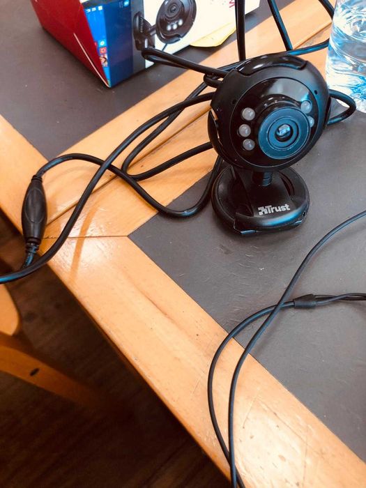 Promoção - Trust SpotLight Pro 1.3MP USB 2.0 Preto webcam