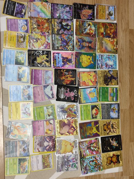 Sprzedam 323 sztuk kart pokemon