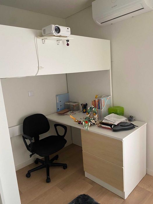 Beliche Cama Alta IKEA com Roupeiro Estantes e Secretaria 90x200