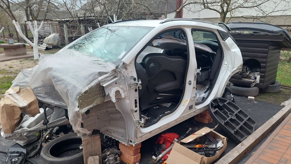 Chevrolet bolt euv 23