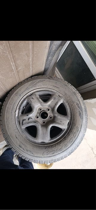 Шини з дисками 4шт 215/70 R16 Pirelli  всесезонки
