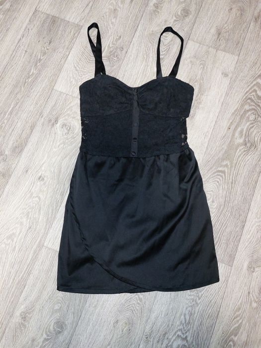 Продам платье на брительках