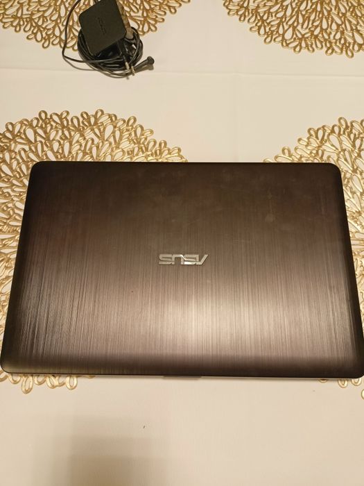 Laptop Asus 15" windows 10