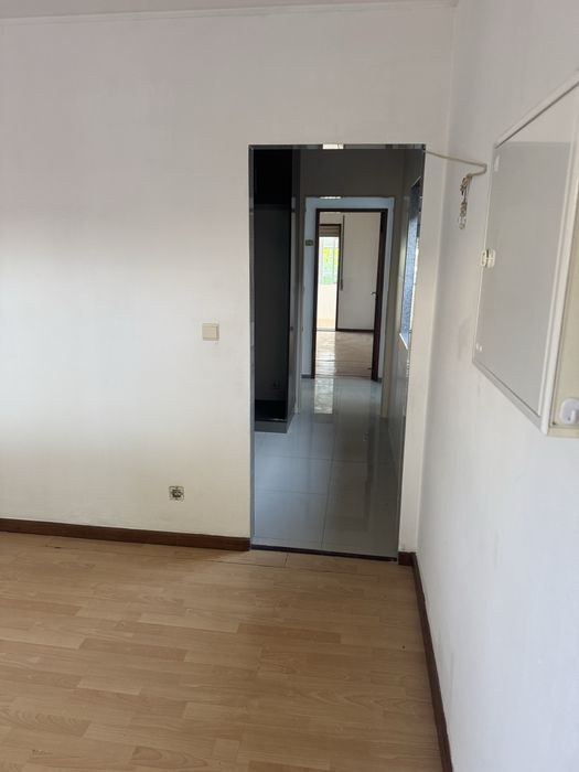 Casa t1 que pode ser convertida em t2