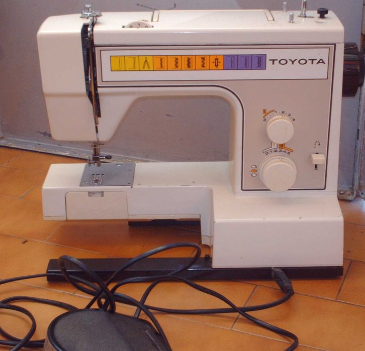Maquina de costura Toyota