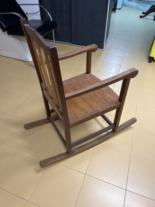 Vendo cadeira de madeira