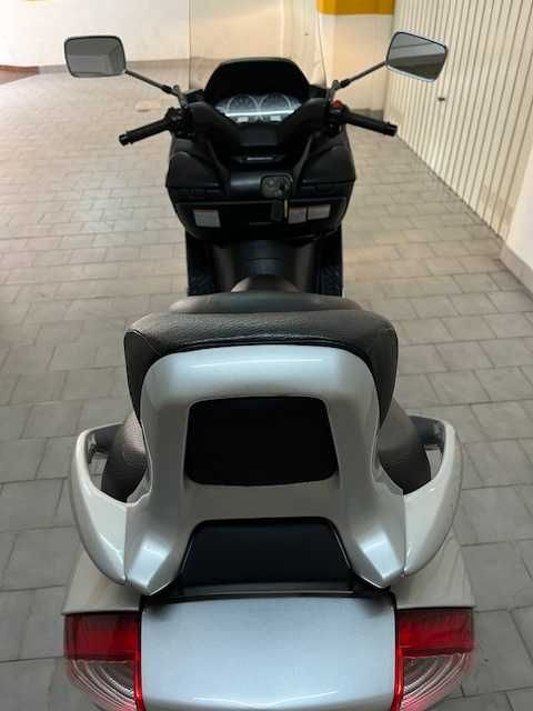 Vendo Suzuki Burgman 400 cinza metalizado