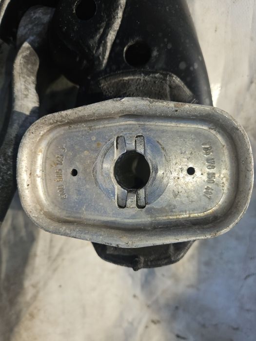 Задня підрулююча рейка 4M0501055AB Audi Q7 4M Q8 підрамник балка цапфи