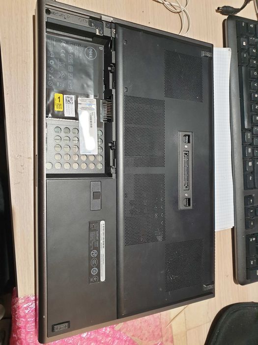 Dell Precision M4600 Core i5 2520M  / 8 GB / 60 GB SSD - 4 monitory