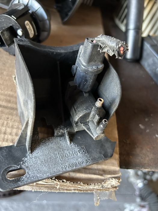 Ford f150 zaworek aktywator napędów