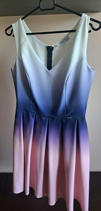 Śliczna sukienka r.40