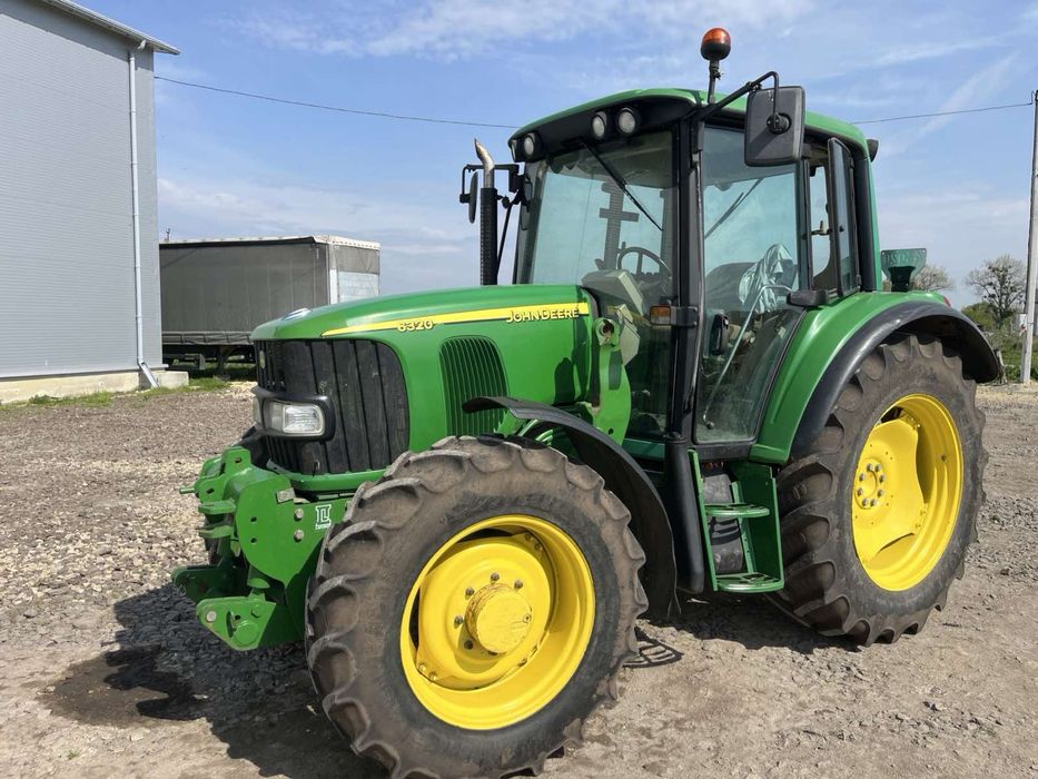 Трактор John Deere