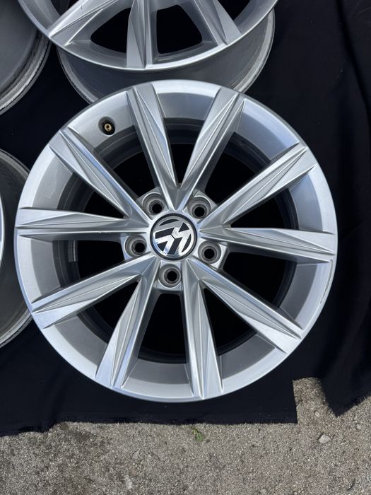 Felgi aluminiowe vw 16x6,5 ET 33  5x112