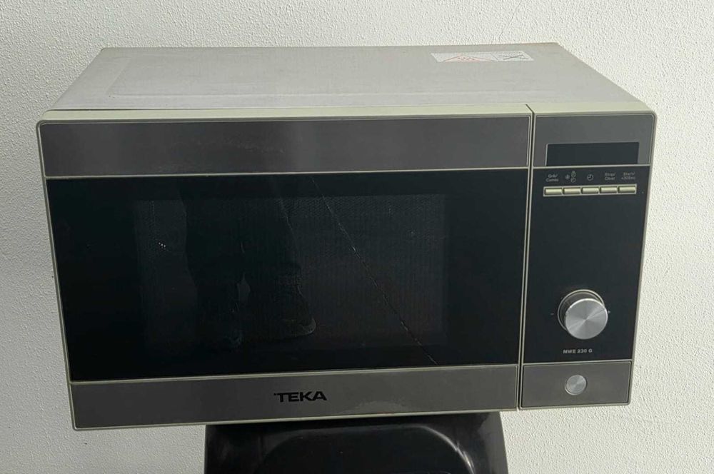 Micro-ondas eletrônico com grill em Inox TEKA