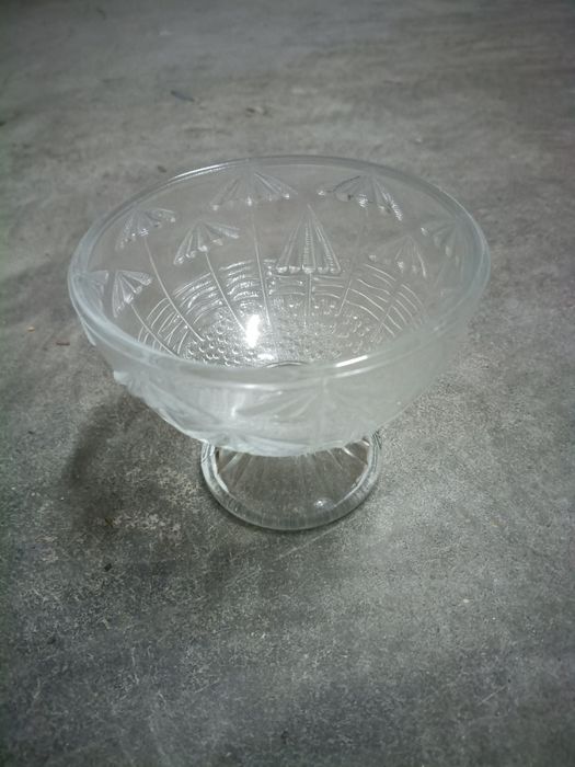 Taça de vidro martelado vintage