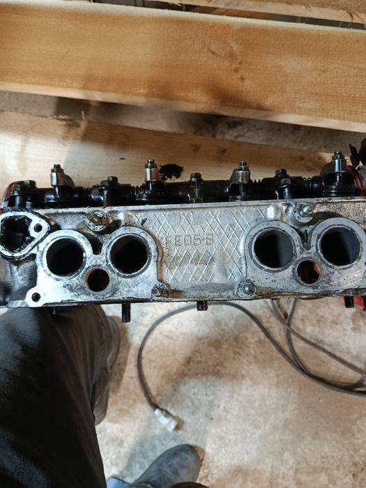 Продам головку MAZDA 626 87гв 2.0 бензин FE