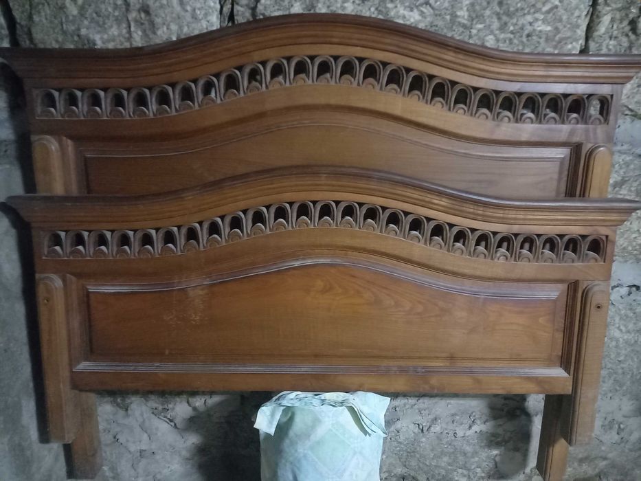 Cama de casal vintage