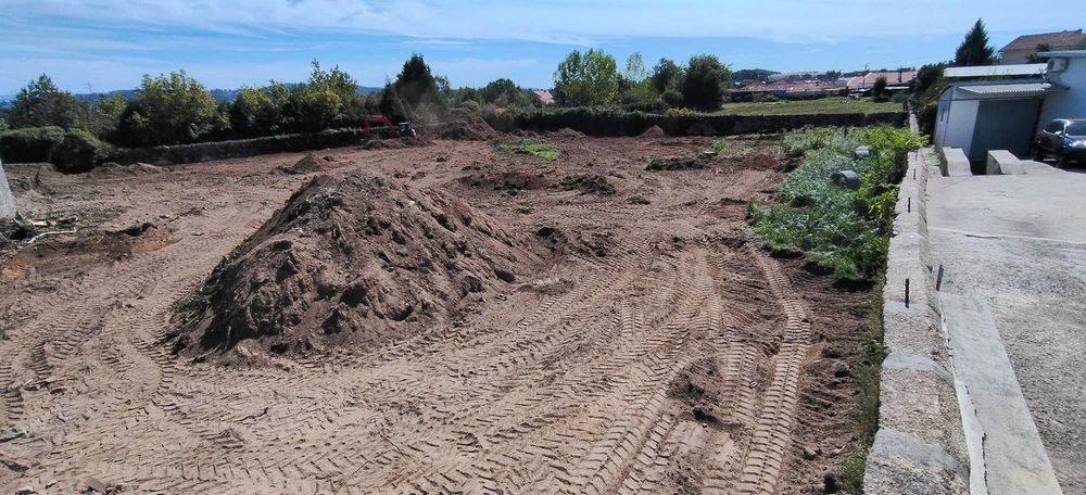 Terra grátis  em Paços de Ferreira