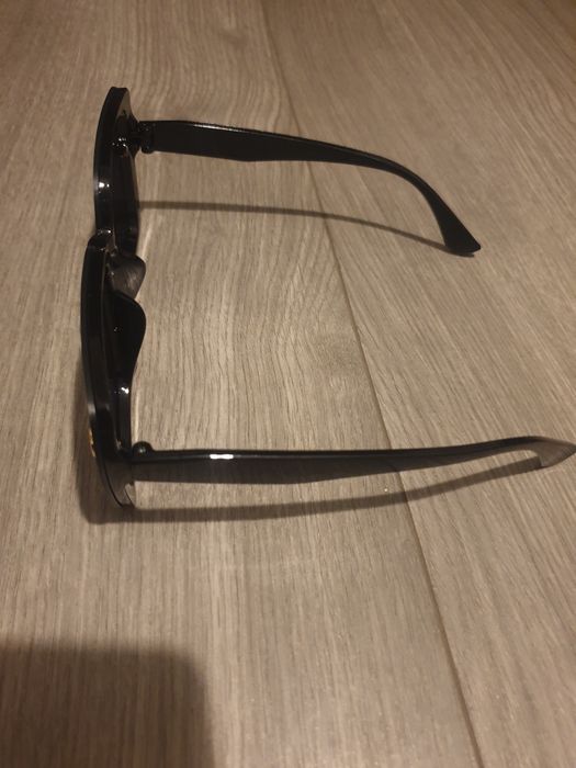 Okulary damskie czarne przeciwsłoneczne M