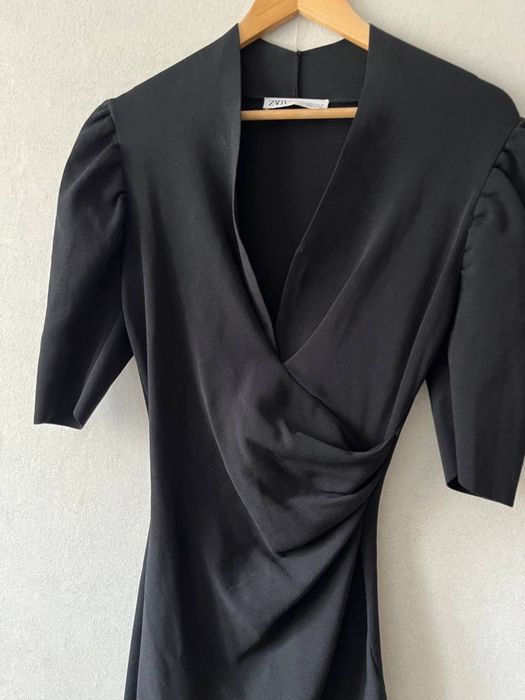 Елегантне чорне плаття zara