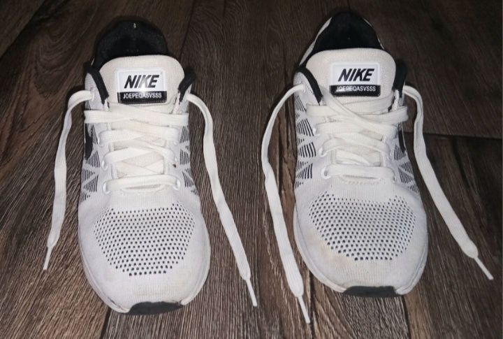 Білі, підліткові кросівки Nike