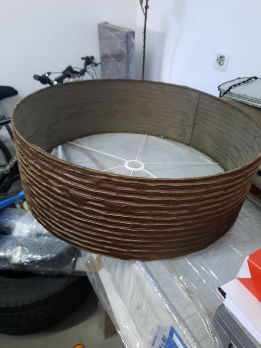 Abajur castanho em tecido