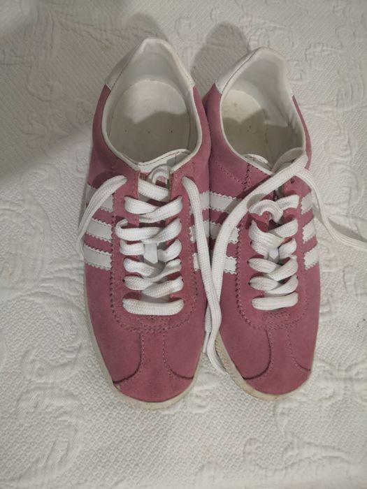 Ténis Adidas cor de rosa