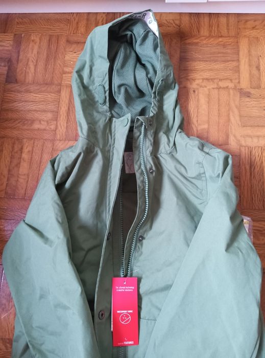 Casaco impermeável verde tam 134cm