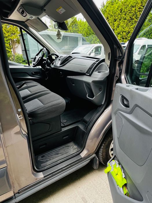 Ford Transit 2019 rok 9 osobowy