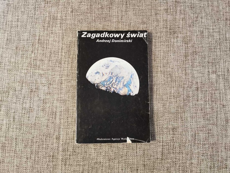 Zagadkowy świat - Andrzej Donimirski