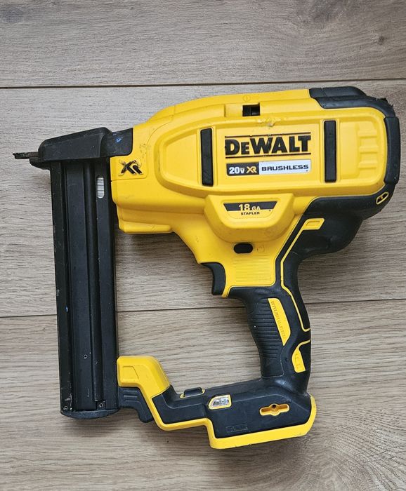 Gwoździarka / Zszywacz DeWalt DCN681 18V