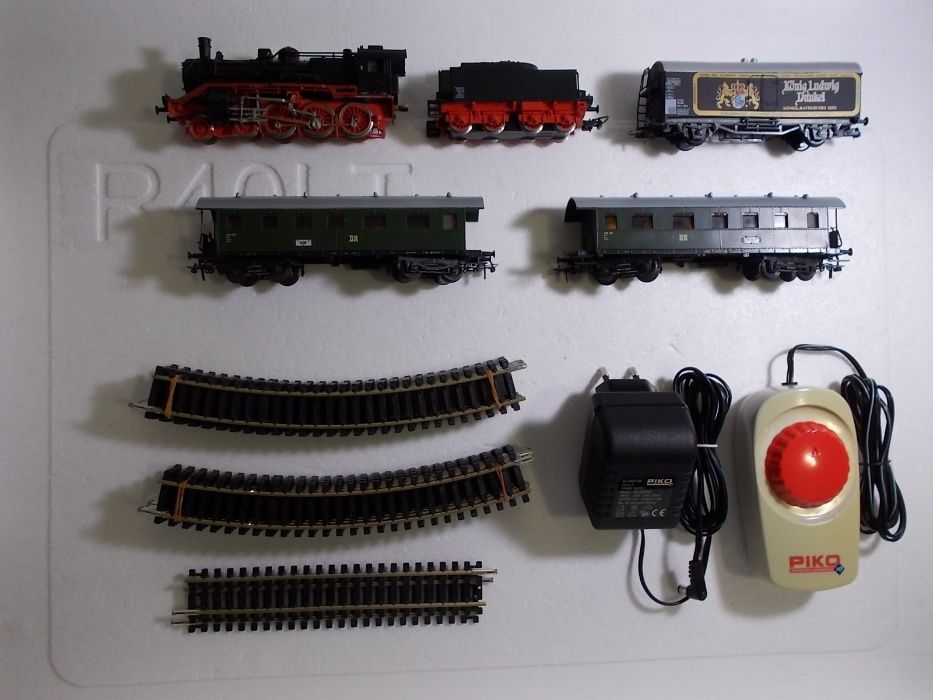 18-Колёс Паровоз Пассаж.Поезд и В ВАГОНАХ-Свет есть! Пико Piko НО 1:87