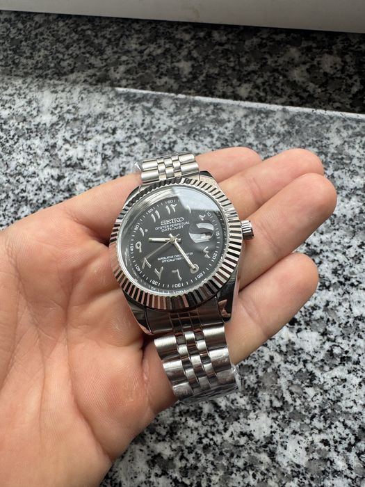 Zegar arabski Seiko czarny