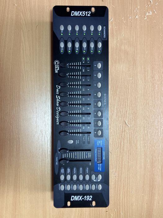 Світловий прилад. Пульт для керування DMX 512