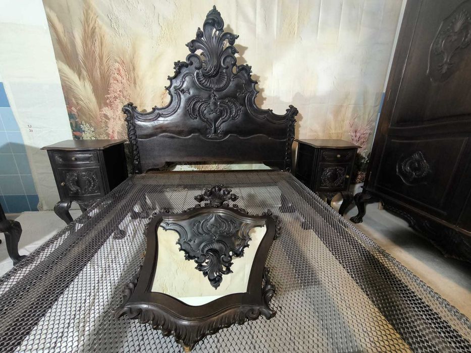 Mobilia antiga de quarto