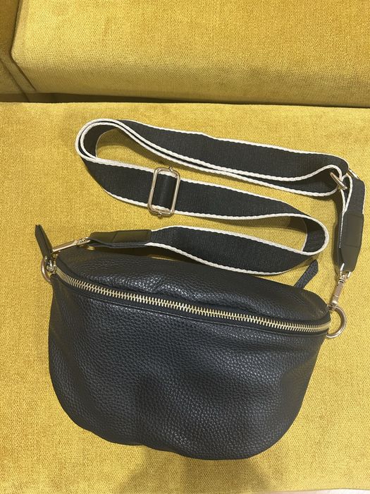 Sprzedam torebkę czarna mała