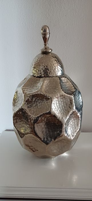 Vaso decorativo em metal