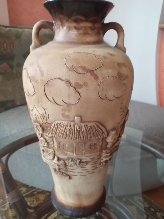 Ваза керамічна в українському стилі