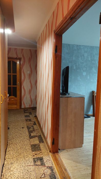 Продам 3-кімнатну квартиру. Пр-т Незалежності,283.