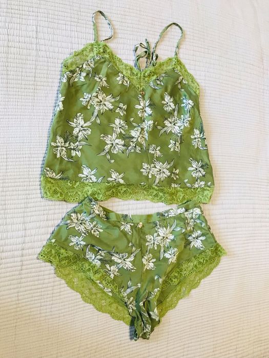 Шелковое белье комплект