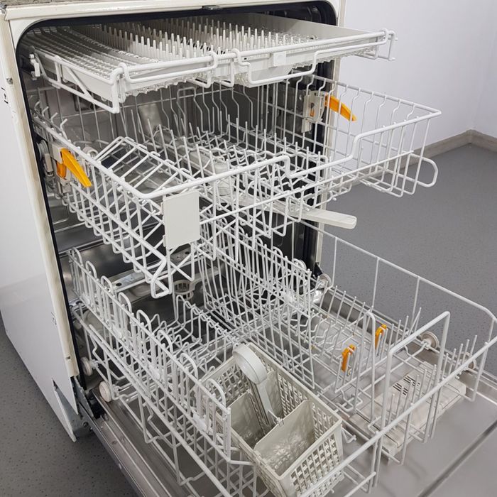 Посудомийні машини  Miele G5610 SCU