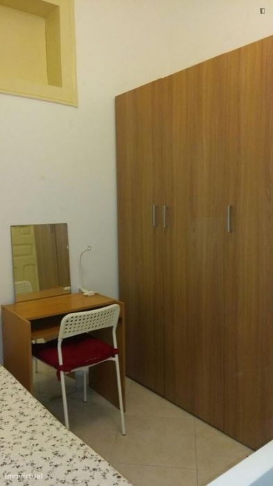 Quarto - localizado em Alameda Lisbon