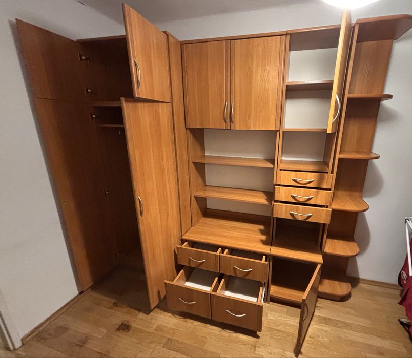 Komplet szaf i regałów