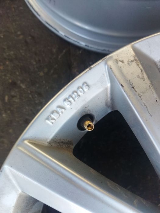 Felgi aluminiowe Volkswagen Polo 6R 5x100 6J ET45 rozmiar 16 komplet felg Polo V
