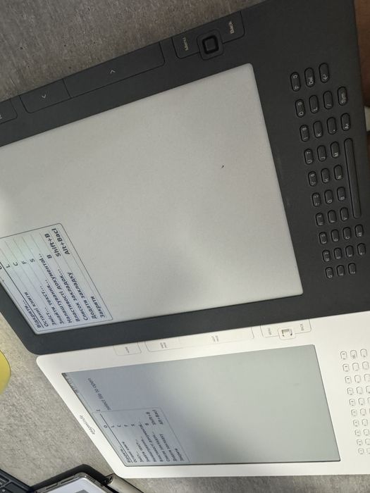 2 Kindle DX. 10 дюйм. Сірий. Білий. Усі формати. Українська. Гарантія